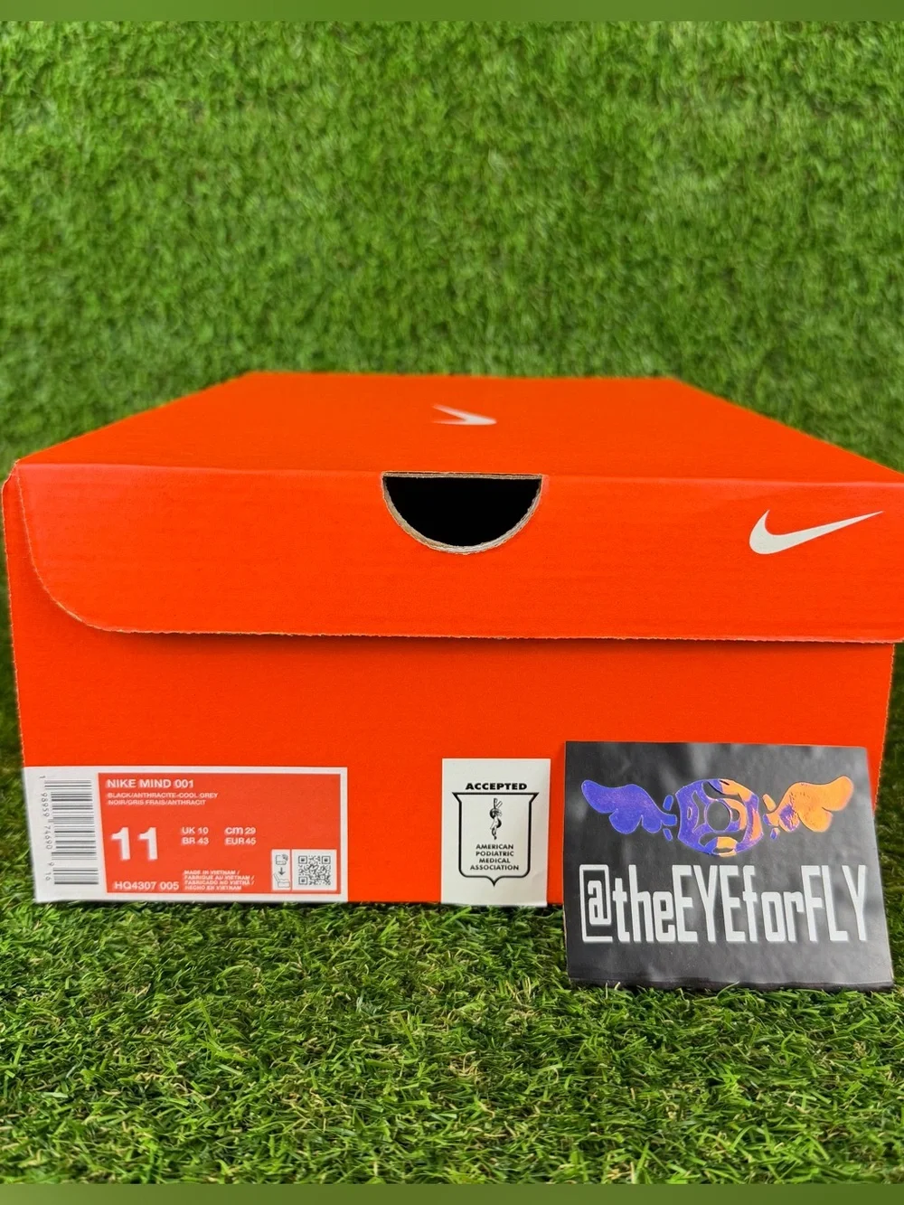 Nike ***new box***